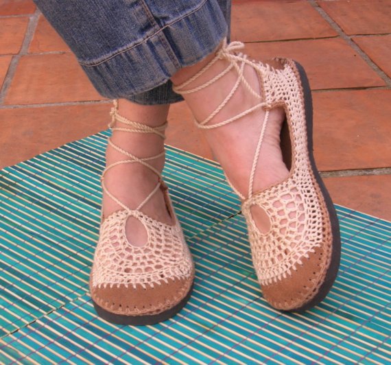 زفاف - Lace up crochet SHOES - beige w/ tan color suede - beach WEDDING footwear - CUSTOM made -
