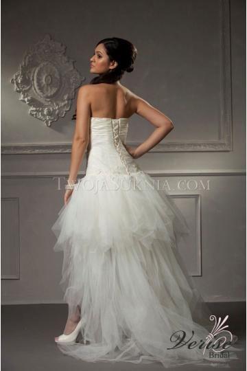 Mariage - Sweatheart Neckline Tulle Wedding Dresses Cocktail Hi-lo Court Train Dress With Lace-up Back
