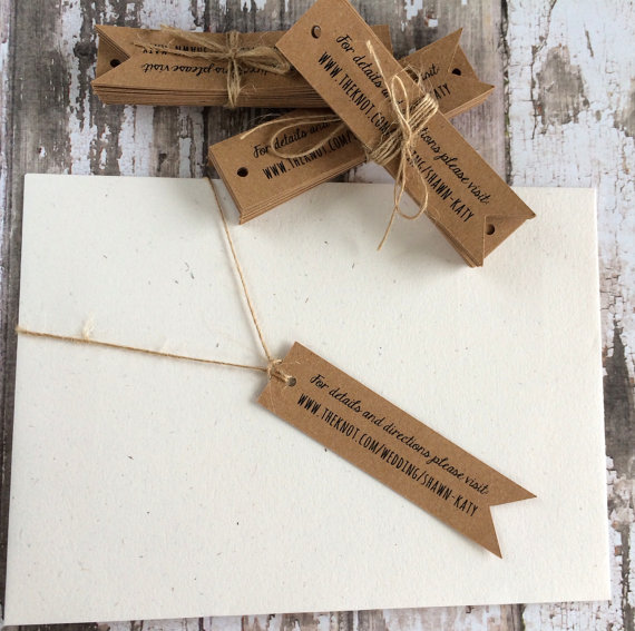 Свадьба - Wedding Invitation Flag Tags - Add a Rustic Touch to Your Invitations or Save The Dates - Share Your Wedding Website or Wedding Registry