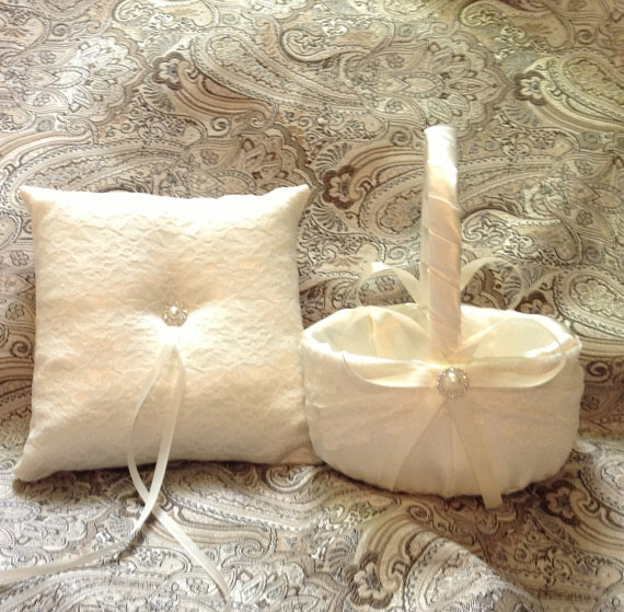 Mariage - lace flower girl basket and pillow white or ivory custom made
