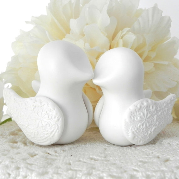 زفاف - White Love Birds Wedding Cake Topper, Bride and Groom, Keepsake, Elegant, Choose White or Ivory