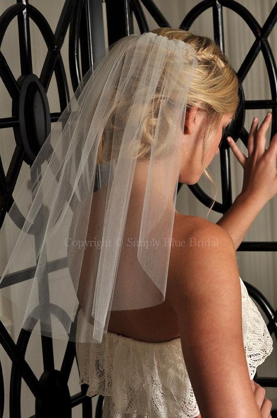 Mariage - Short Veil - Shoulder Length Wedding Veil, Soft Cut Veil, with Raw Cut Edge - White, Diamond White, Light Ivory, Ivory or Champagne