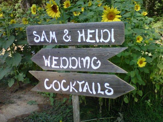 Mariage - 3 Wedding Signs with Stake. Rustic Wedding. Hand Painted Reception Sign. Parking Signs. Seating signs. Cocktails Sign