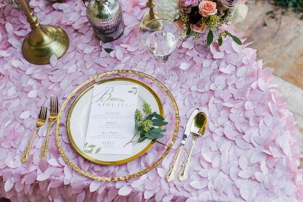 Свадьба - The Garden Chateau: Romantic Floral Wedding Inspiration