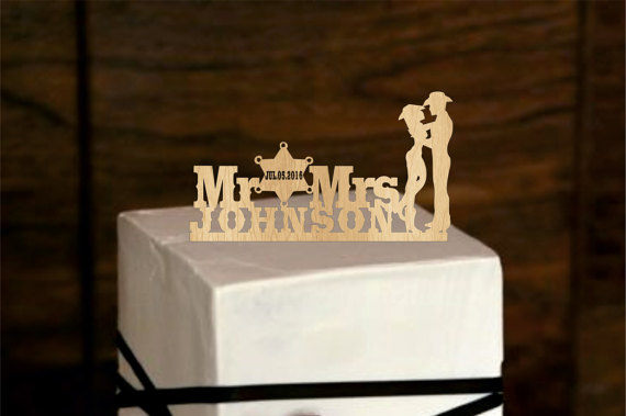Hochzeit - Cowboy Personalized Cake Topper - rustic Wedding Cake Topper - Monogram Cake Topper - deer cake topper - redneck - Bride and Groom, western
