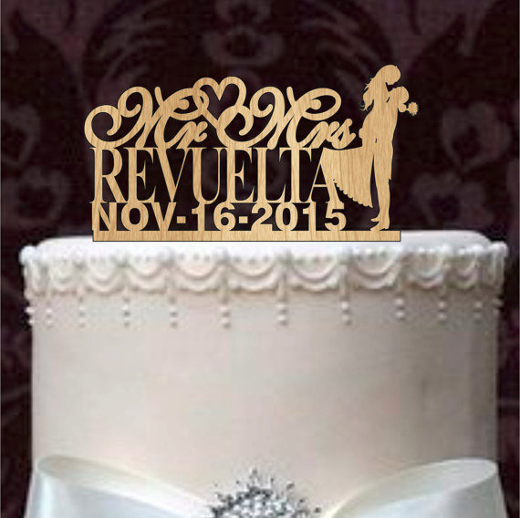 زفاف - Custom Wedding Cake Topper Mr and Mrs Personalized With Your Last Name, a bride and groom silhouette, event day - Rustik Wedding cake topper