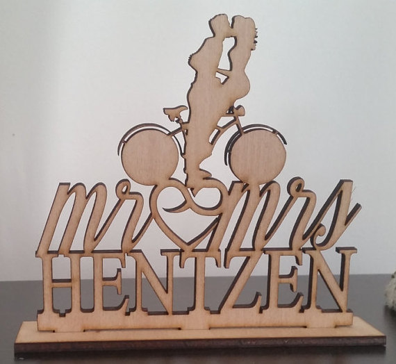 Mariage - Custom Wedding Cake Topper Mr and Mrs with a bicycle silhouette, your last name - Rustic Wedding Cake topper, Monogram Personalized topper