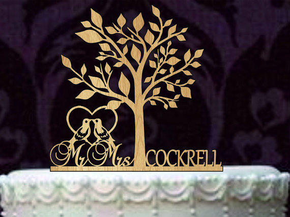 Свадьба - silhouette wedding cake topper - Rustic Wedding Cake Topper - Personalized Monogram Cake Topper - Mr and Mrs - Cake Decor - Bride and Groom