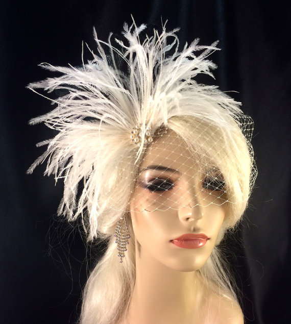 زفاف - Bridal Feather Fascinator, Bridal Fascinator, Bridal Headpiece, Bridal Hair Accessories, Bridal Veil, White, Ivory and Black, Pearls