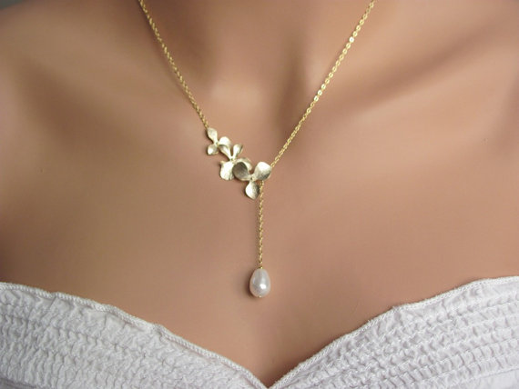 Свадьба - Gold Triple Orchids Teardrop Pearl Lariat Necklace- elegant romantic bridal jewelry, bridesmaids gifts, available in silver.