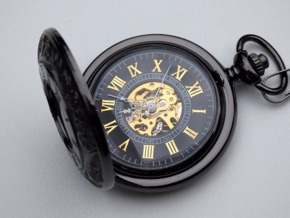 Hochzeit - Black Engraved Pocket Watch, Gold Roman Numerals - 17 Jewel Mechanical Watch - Groomsmen Gift - Father of the Bride - Item MPW-08g