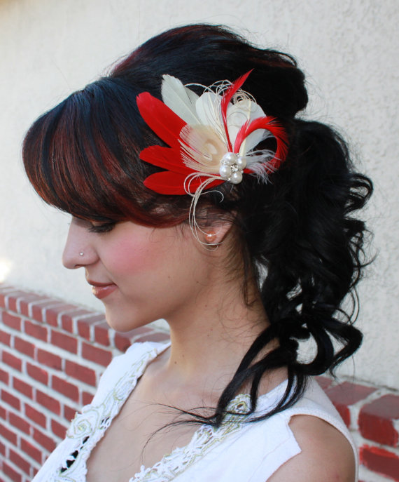 Свадьба - Bridal Red goose feathers and Bleached Ivory Peacock Boutique Hair Clip Fascinator w Pearl accents Photp Prop