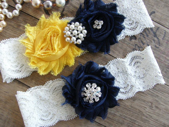 Свадьба - Something Blue / Wedding Garters / Wedding Garter Belt / Yellow / Navy Blue / Bridal Garter / Toss Garter / Vintage Inspired Lace Garter