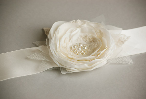 زفاف - Flower Wedding Dress Sash, Bridal Belt,  Gown Sash, Ivory Cream Sash, Wedding Belt, Satin Ribbon Sash, Flower Sash