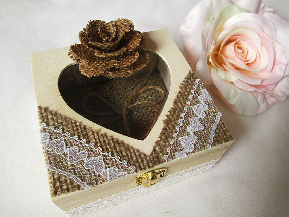 Hochzeit - Small Rustic Ring Bearer Box Accented with a Burlap Flower and Lace - Rustic Wedding, Shabby Chic Wedding