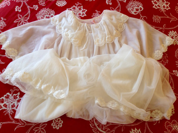 زفاف - 1950's 1960's White Chiffon Peignoir Robe- long, elegant, small, floaty, fun! Excellent, Pink Lady label, butterfly sleeves