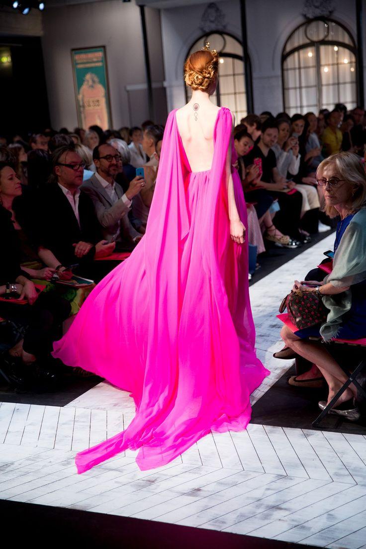 زفاف - Schiaparelli Fall 2015 Couture Backstage