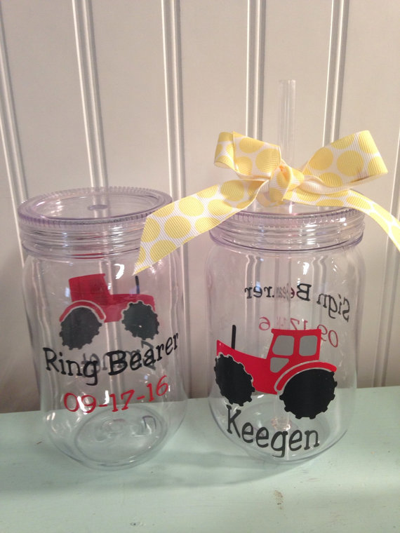 Hochzeit - Personalized 24 oz custom mason jar BPA FREE for the bridal party ring bearer birthday oatty or Bachelorette party or just for fun!