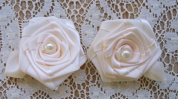 Mariage - 2 - 3inch Cream  Victorian Ribbon Roses Handmade Pearls
