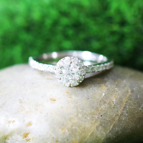 Свадьба - 0.71ct Diamond Engagement Ring (Free Shipping)
