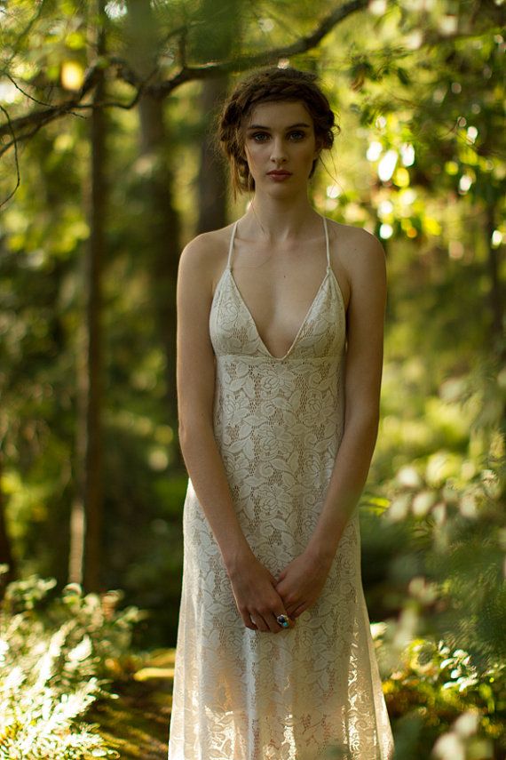 Свадьба - Stunning Backless Lace Wedding Dress