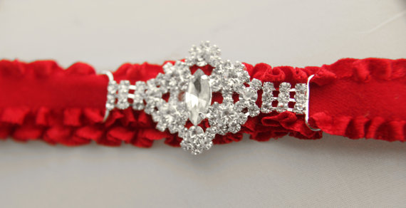 Hochzeit - Red Garter - Wedding Garter Toss Garter  Wedding Dress Winter Garter Bridal Lingerie garter red -