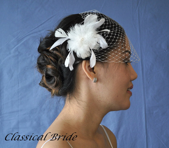 Hochzeit - Bandeau 900 -- VEIL SET w/ PEARL Feather Flower Fascinator Hair Clip & Ivory or White Birdcage Blusher 9 Inch Veil for bridal wedding
