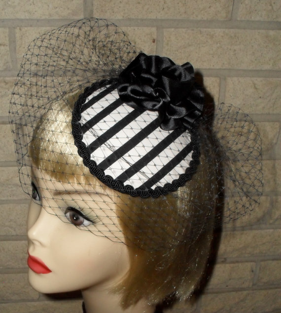 زفاف - Custom Made Black and White Striped Cocktail Hat With Black Veiling,Taissa Lada,Steam Punk,Lolita,Circular Hat,Veiled Fascinator,Wedding