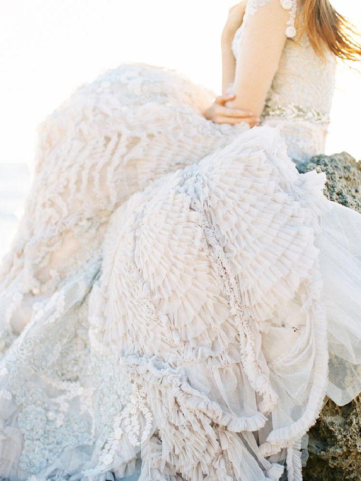 Hochzeit - Fashion Inspiration: Seaside Bride :: This Is Glamorous
