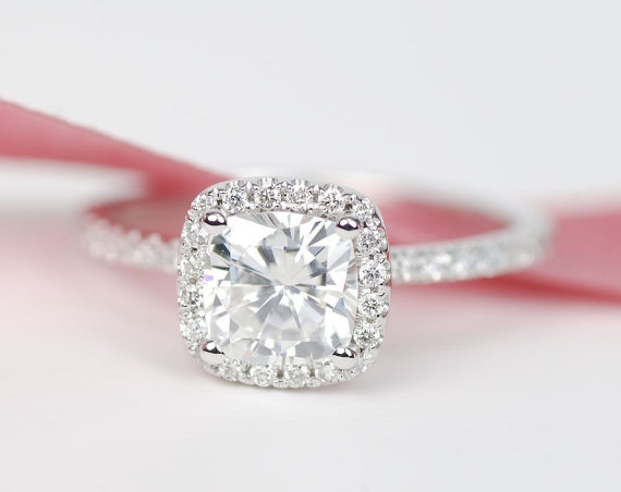زفاف - CERTIFIED - Cushion Moissanite & Diamonds Ring 14K White Gold