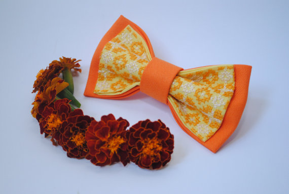 Свадьба - Orange yellow men's bowtie Hand embroidery Bright bow tie Sunny bowties Gift for husband For wedding in orange Groom's bowtie Groomsmen ties