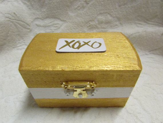 Mariage - Metallic Gold and White Bold Stripes XOXO Love Wedding Ring Bearer Pillow Alternative Ring Box Gift Box Engagement Proposal Box