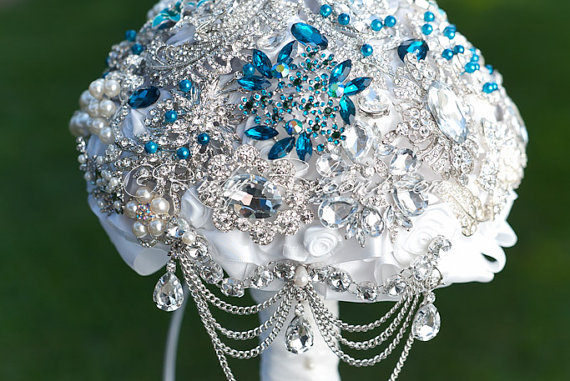 Mariage - Turquoise Wedding Brooch Bouquet. Deposit "Blue Passion" Bridal broach bouquet, Crystal Heirloom Bouquet by Ruby Blooms