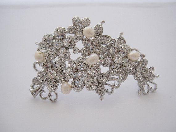 Mariage - wedding jewelry brooch,bridal brooch pin,wedding brooch,bridal hair accessories,wedding bouquet brooch,wedding cake brooch,Bridal hair comb