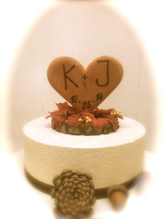 Hochzeit - Fall Wedding Cake Topper Rustic Wooden Heart