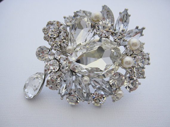 Mariage - Wedding pearl brooch,bridal brooch,wedding brooch,wedding hair accessories,bridal hair comb,wedding comb,bridal comb,bridesmaid gift,wedding