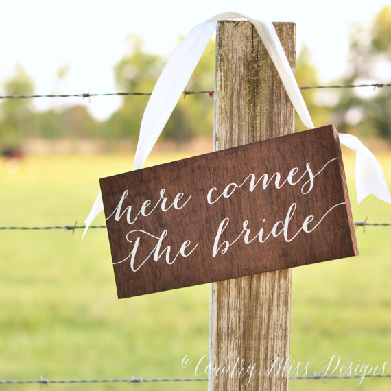 Hochzeit - Here comes your bride sign, here comes the bride sign, Ring bearer sign, dog sign, Here comes my mommy, Uncle here comes your bride, wooden