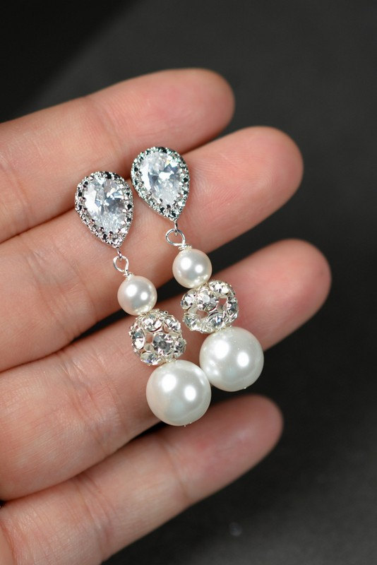 Mariage - Wedding Jewelry Bridesmaid Gift Bridesmaid Jewelry Bridal Jewelry Pink or white Pearl Drop Earrings Cubic Zirconia Earrings