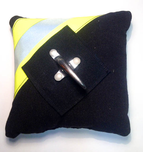 Mariage - Firefighter Wedding Ring Pillow - Black Turnouts
