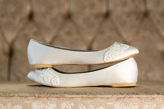 Hochzeit - Wedding Flats - Ivory Wedding Shoes/Wedding Ballet Flats, Ivory Flats, Wedding Shoes with Ivory Lace. US Size 7