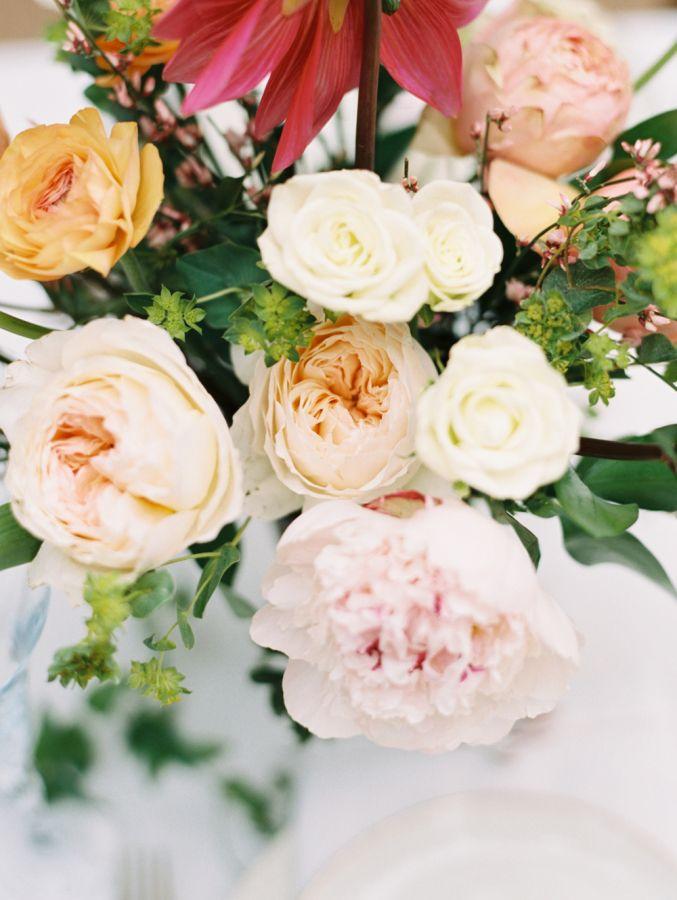 Hochzeit - Flower-Filled Garden Party Bridal Shower