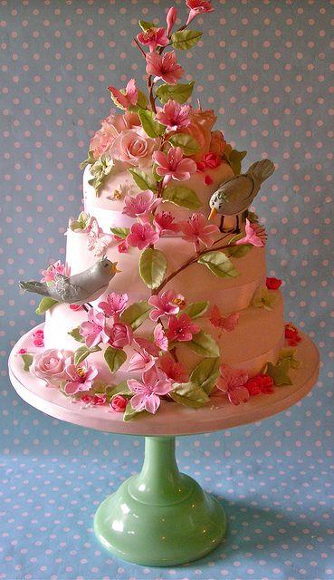 زفاف - Photo: Pastel Bird And Blossom Wedding Cake