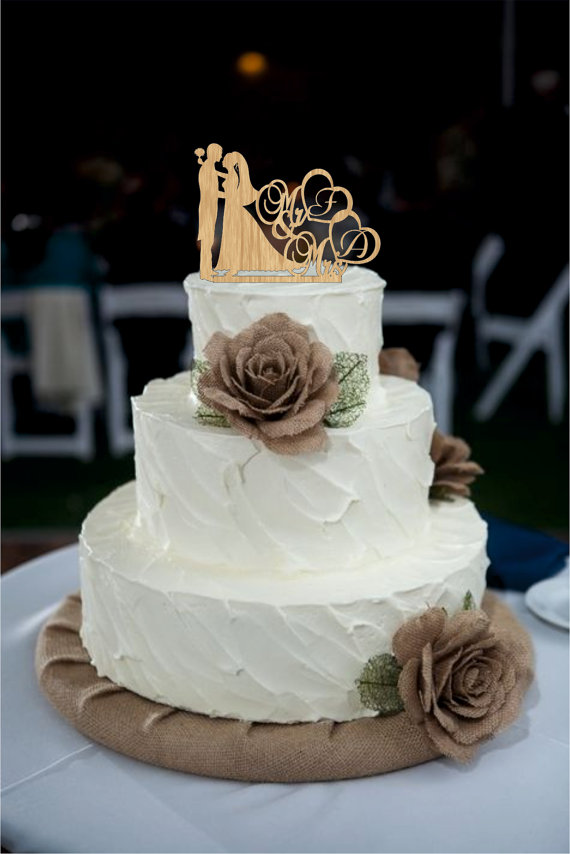 زفاف - Wedding Cake Topper Silhouette Couple Mr and Mrs Personalized with The first letters of the name, Acrylic Cake Topper - Bride and Groom