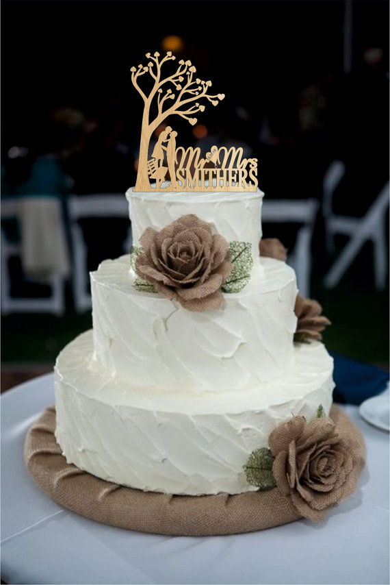 Свадьба - Custom Wedding Cake Topper Monogram Personsalized Silhouette With Your Last Name, wedding date, Tree of life - Rustic Wedding Cake Topper