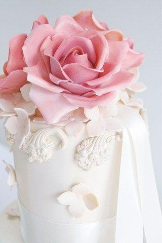 Hochzeit - Flower Or Wedding Cake Pictures (BridesMagazine.co.uk)