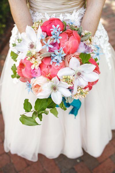 Mariage - Peony And Garden Rose Bouquet By New Creations Flower Company