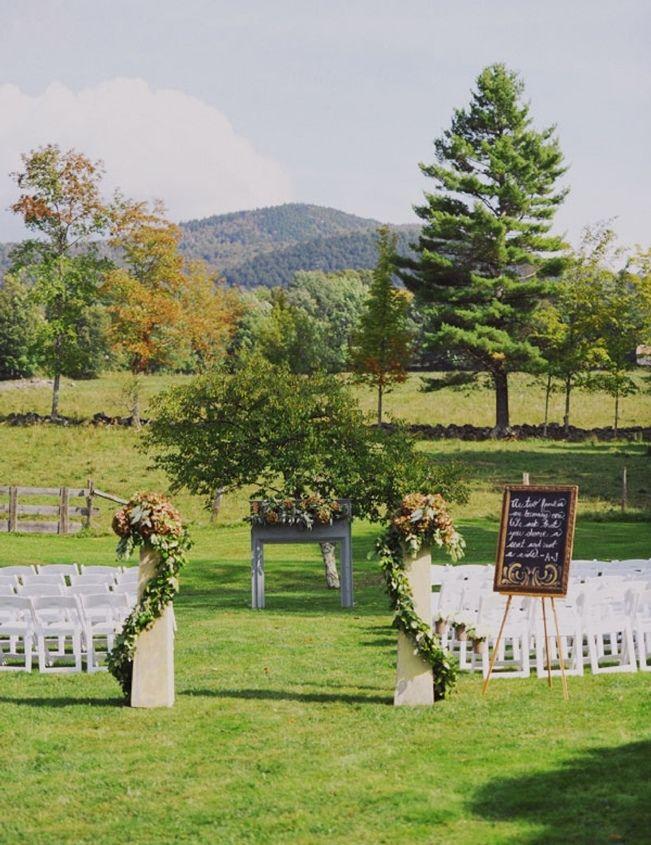 Свадьба - Rustic Vermont Wedding At The Round Barn {Christa Elyce Photography}