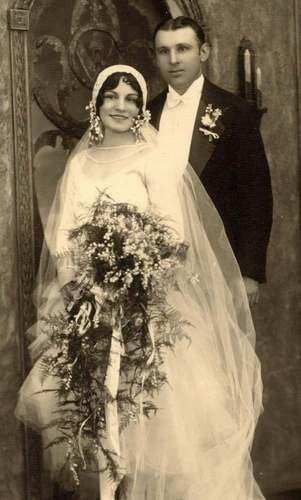 Hochzeit - Vintage Brides & Weddings