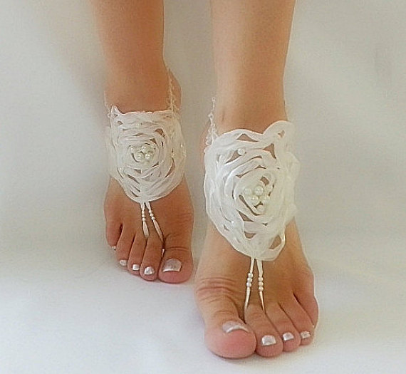 Hochzeit - bridal anklet, ivory Beach wedding barefoot sandals, bangle, wedding anklet, free ship, anklet, bridal, wedding