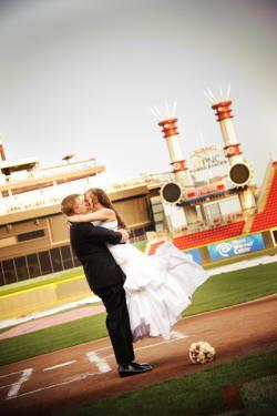 Свадьба - Sports Themed Weddings - Choosing A Wedding Photographer
